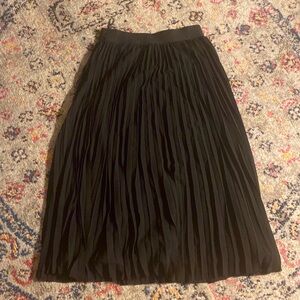 Black pleated chiffon skirt size small